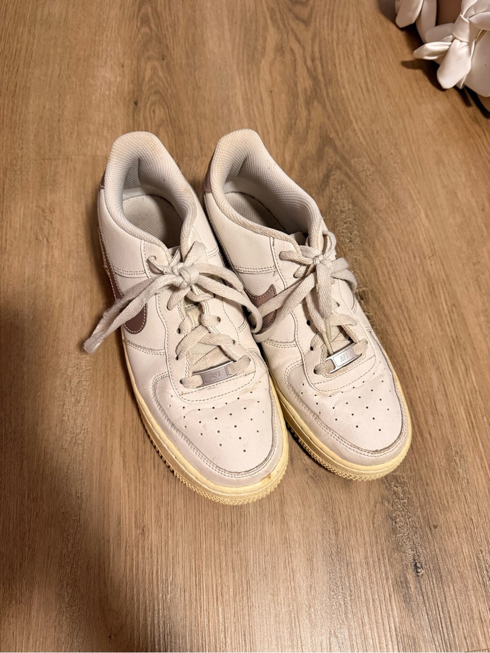 Nike Kids Cream and Tan Lace-Up Sneakers